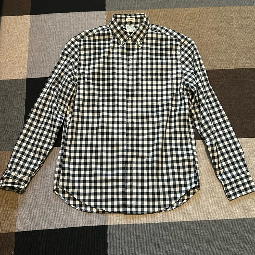 J crew medium classic fit long sleeve button down